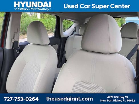 Used 2015 Nissan Versa Note SV w/ SV Convenience Package FWD image 7