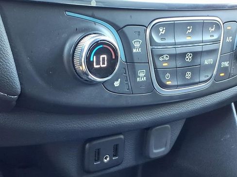 Used 2023 Chevrolet Traverse LT w/ LPO, Floor Liner Package AWD/4WD image 5