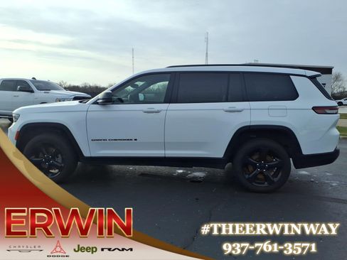 Used 2024 Jeep Grand Cherokee L Limited w/ Black Appearance Package image 4