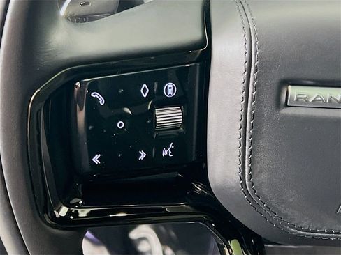 Used 2025 Land Rover Range Rover Velar Dynamic SE image 10