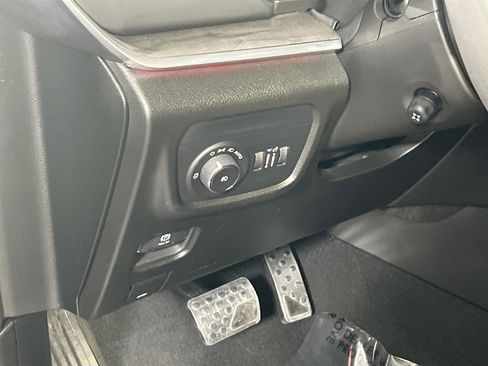 Used 2023 Jeep Grand Cherokee Overland image 10