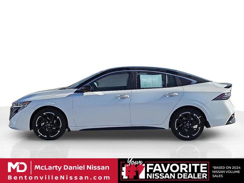 New 2026 Nissan Sentra SR w/ SR Premium Package FWD image 3