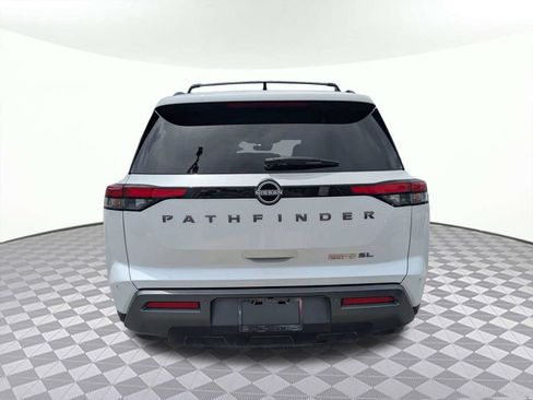 Used 2026 Nissan Pathfinder SL FWD image 4