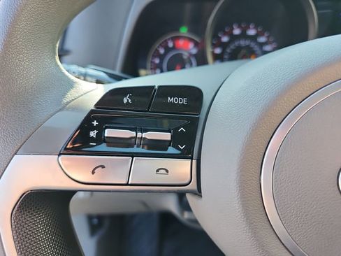 Used 2023 Hyundai Elantra SEL image 22