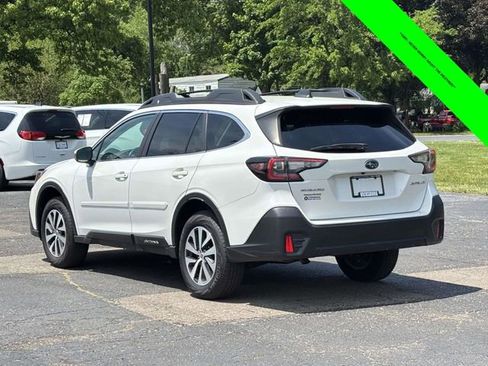Used 2022 Subaru Outback Premium AWD/4WD image 2