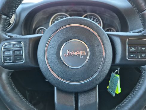 Used 2016 Jeep Wrangler Unlimited Sahara AWD/4WD image 22