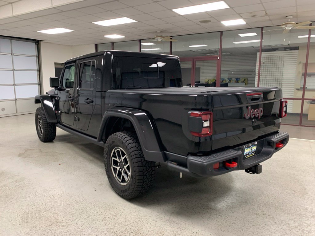 Used 2025 Jeep Gladiator Rubicon AWD/4WD image 5