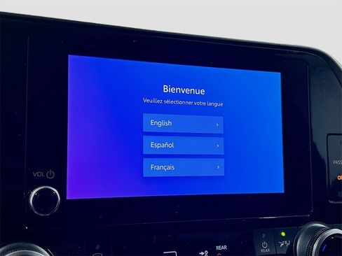 Used 2023 Toyota Highlander L image 12