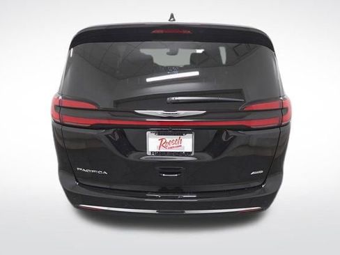 New 2026 Chrysler Pacifica Select image 5