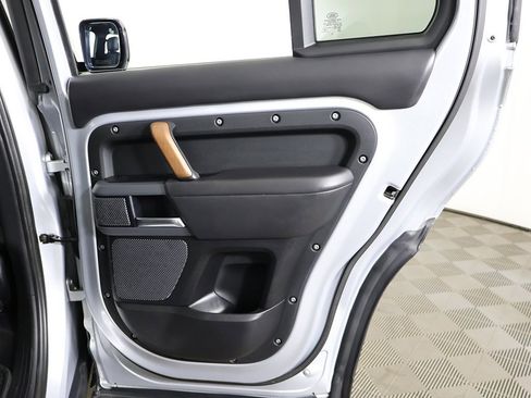 Used 2020 Land Rover Defender 110 X image 30