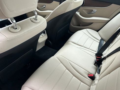 Used 2019 Mercedes-Benz C 300 Sedan image 15
