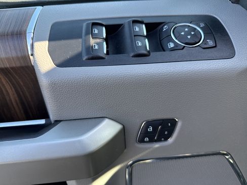 Used 2017 Ford F150 Lariat image 13