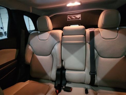 Used 2017 Jeep Cherokee Limited w/ Luxury Group image 12