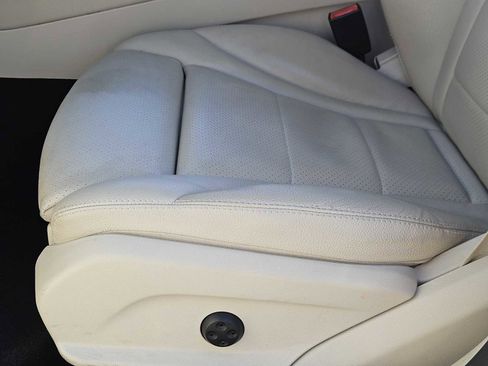 Used 2017 Mercedes-Benz GLC 300 image 23