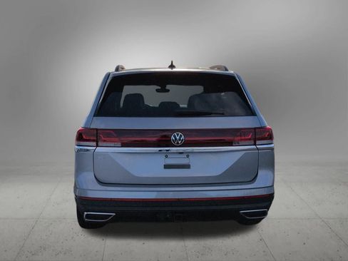 Used 2024 Volkswagen Atlas SE image 5