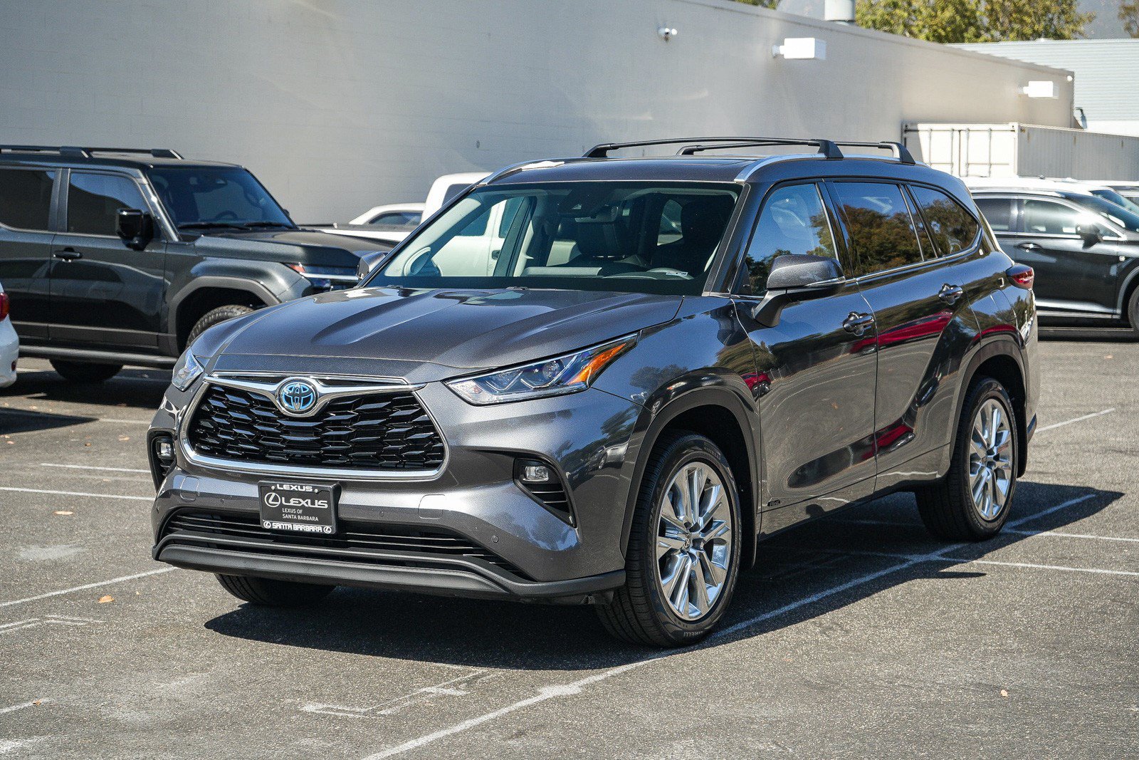 Used 2023 Toyota Highlander Limited AWD/4WD image 3