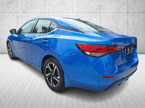 Used 2024 Nissan Sentra SV image 3