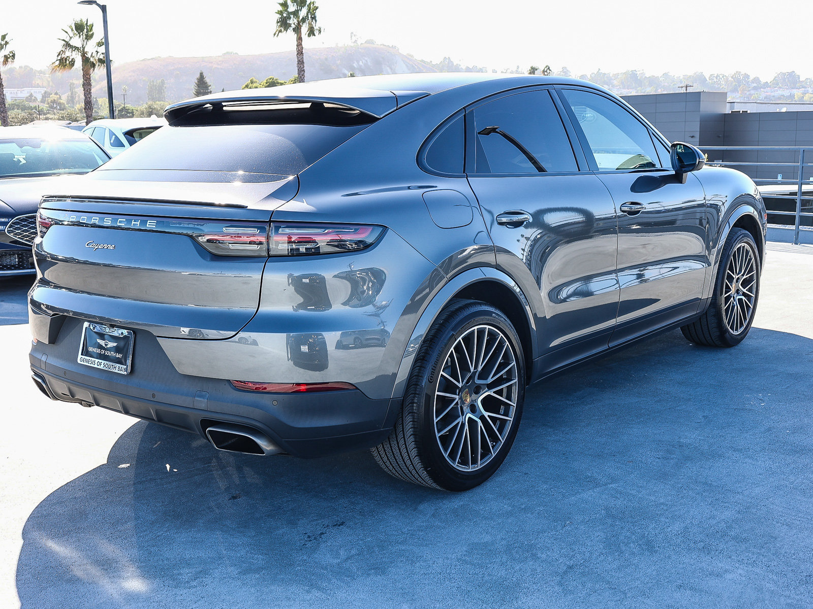 Used 2021 Porsche Cayenne Coupe AWD/4WD image 4