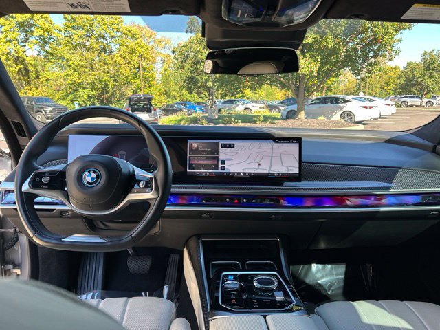 Used 2023 BMW i7 xDrive60 AWD/4WD image 17