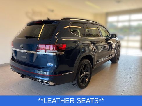 Used 2021 Volkswagen Atlas SE w/ Panoramic Sunroof Package FWD image 3