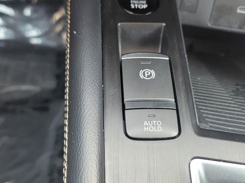 Used 2025 Nissan Kicks SV AWD/4WD image 24