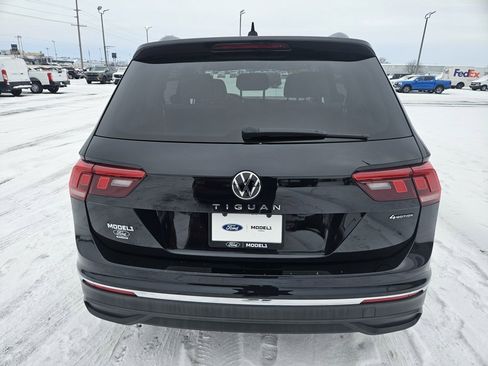 Used 2022 Volkswagen Tiguan S image 8