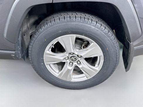 Used 2025 Toyota RAV4 XLE AWD/4WD image 27