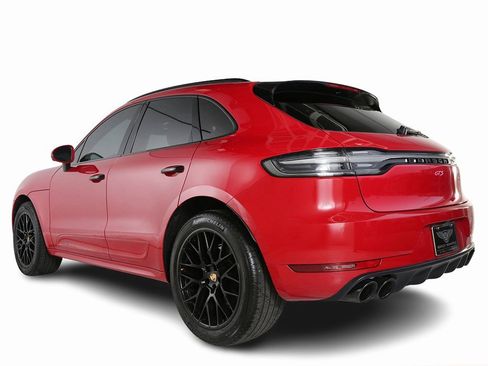 Used 2021 Porsche Macan GTS w/ Sport Chrono Package image 9