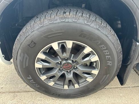Used 2023 Nissan Titan PRO-4X w/ Pro-4x Convenience Package AWD/4WD image 16
