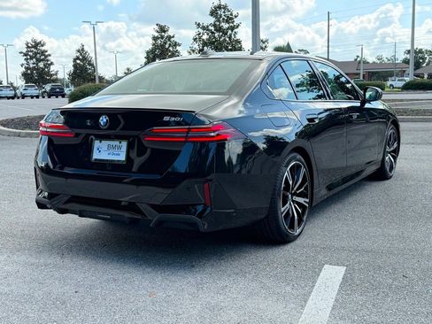 Certified 2026 BMW 530i xDrive w/ M Sport Package AWD/4WD image 5