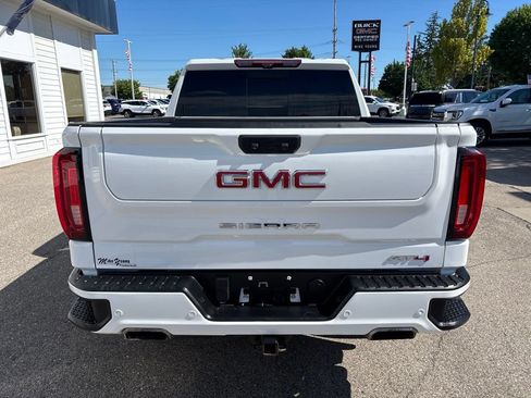 Certified 2022 GMC Sierra 1500 AT4 w/ AT4 Premium Package AWD/4WD image 6