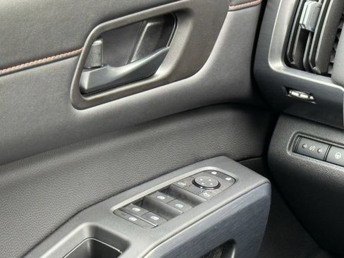 Used 2025 Nissan Pathfinder Rock Creek AWD/4WD image 13