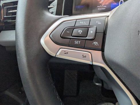Certified 2025 Volkswagen Jetta SE w/ Sunroof Package FWD image 29