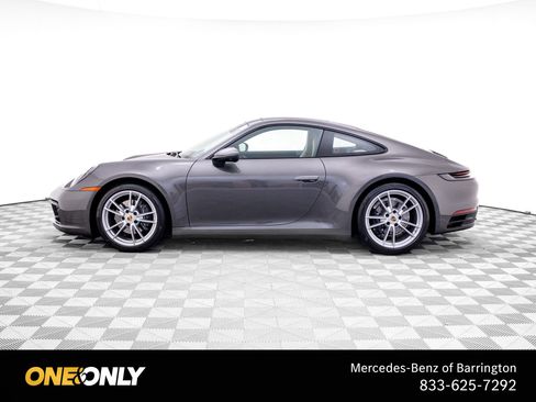Used 2022 Porsche 911 Carrera RWD image 2