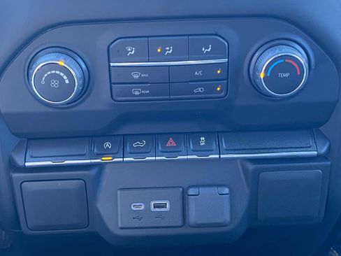 Used 2022 Chevrolet Silverado 1500 Custom image 27