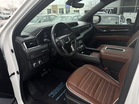 Used 2023 GMC Yukon Denali Ultimate image 10