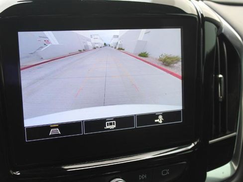 Used 2023 Chevrolet Traverse LT FWD image 35