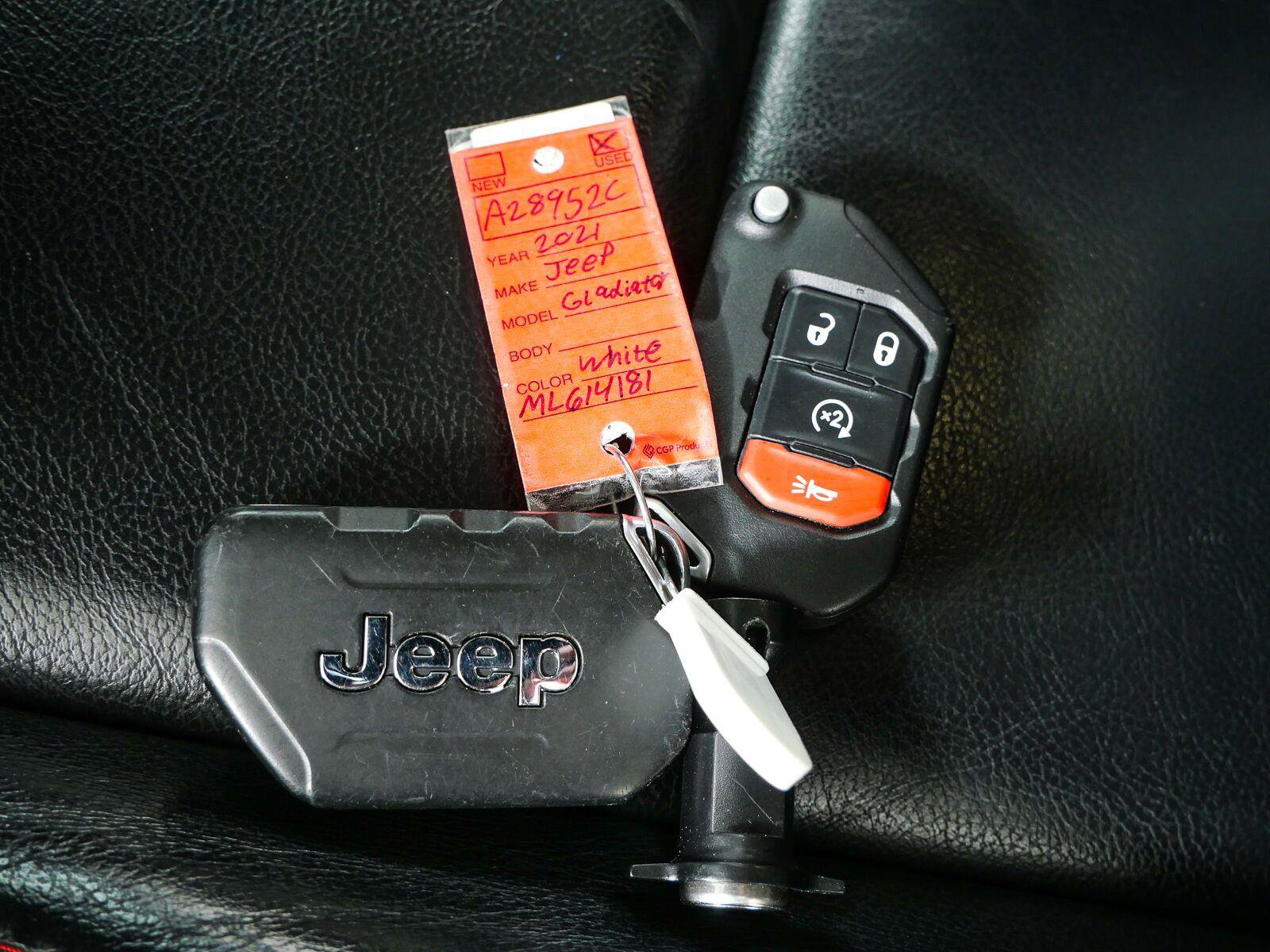 Used 2021 Jeep Gladiator Rubicon AWD/4WD image 36