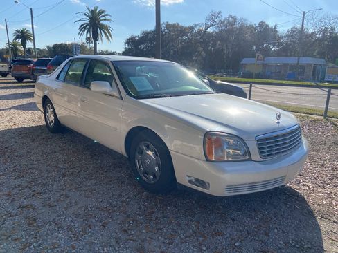 Used 2002 Cadillac De Ville w/ Comfort/Convenience Pkg FWD image 4