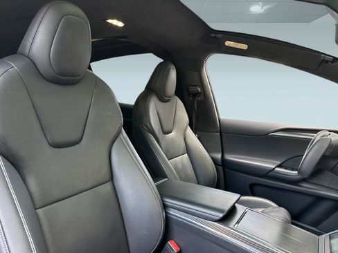 Used 2022 Tesla Model X Plaid image 30