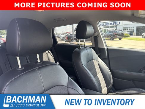 Used 2022 Kia Niro EX FWD image 5