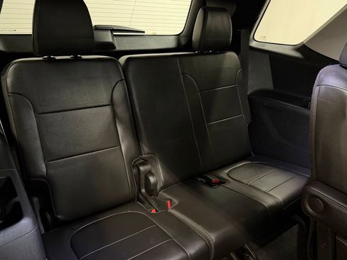 Used 2021 Chevrolet Traverse RS image 20