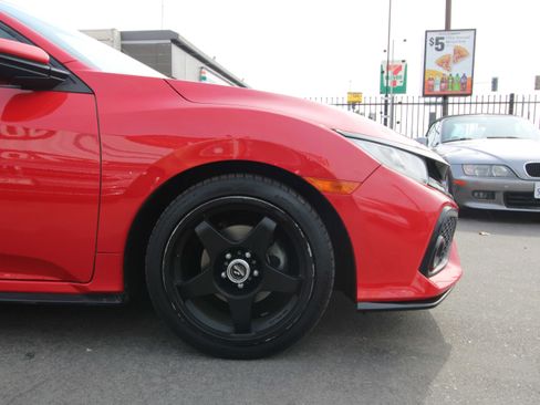 Used 2019 Honda Civic Sport image 7