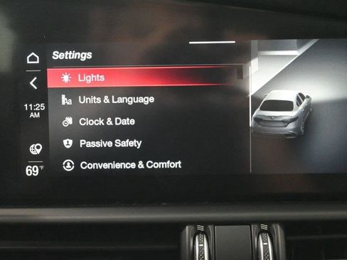 Used 2023 Alfa Romeo Giulia Ti AWD/4WD image 31