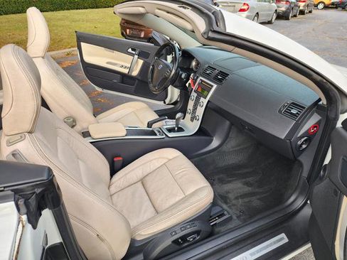 Used 2011 Volvo C70 T5 image 18