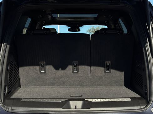 Used 2024 Chevrolet Tahoe Z71 w/ Luxury Package image 34