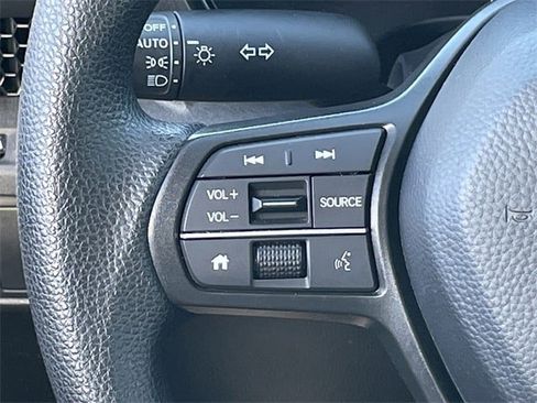 Used 2025 Honda CR-V LX image 12