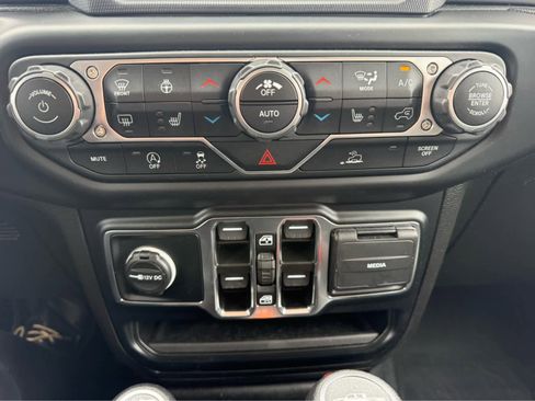 Used 2023 Jeep Gladiator Sport image 34