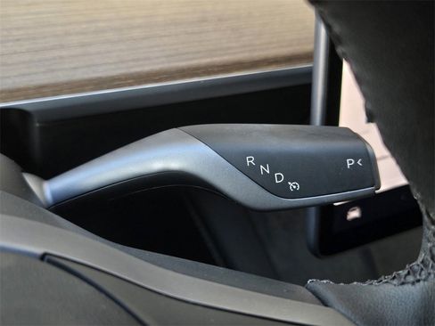 Used 2023 Tesla Model Y 2WD image 21