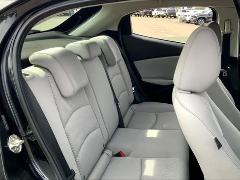 Certified 2020 Toyota Yaris LE image 19